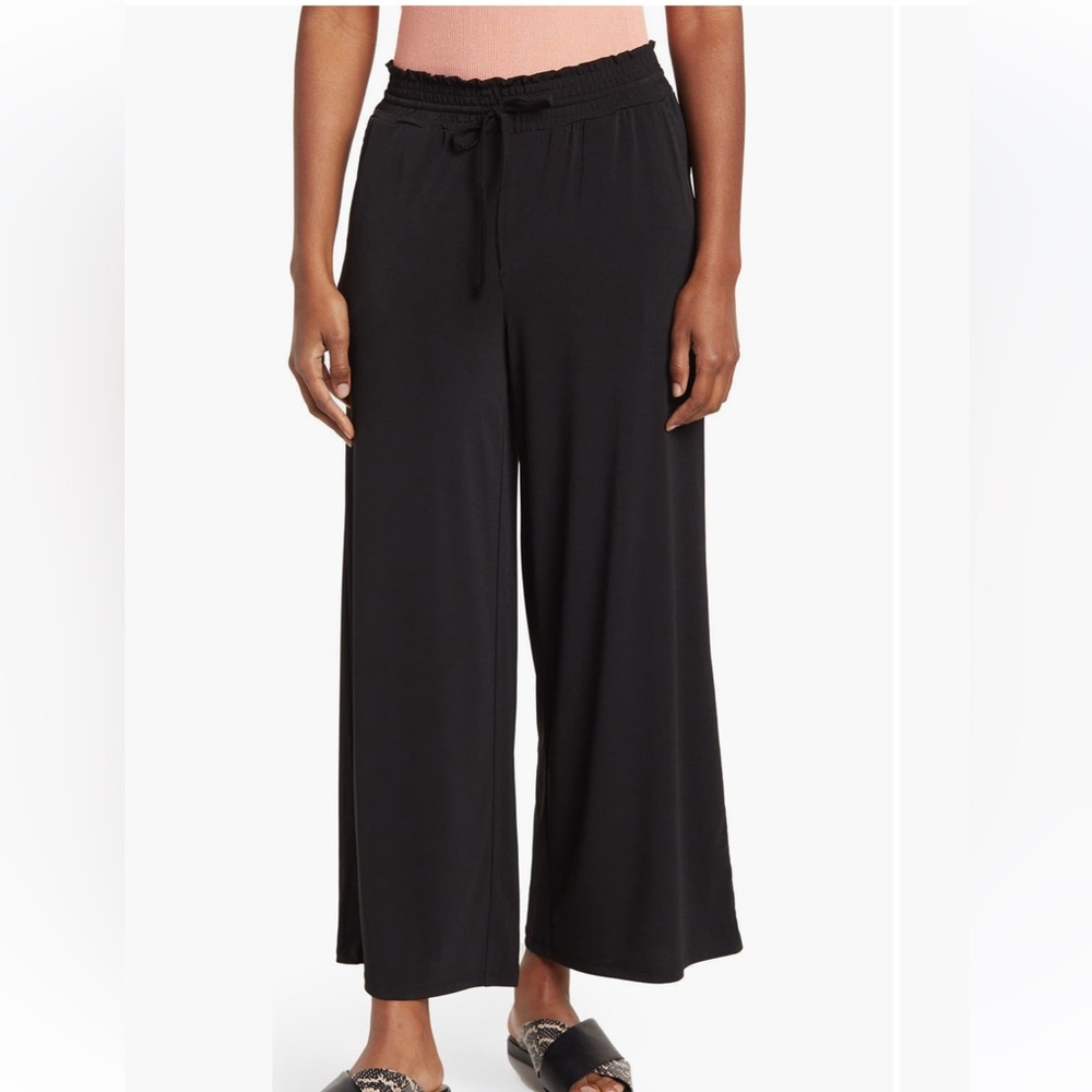 Ellen Tracey black medium palm outline smocked cropped pants
